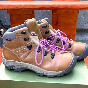 Keen Pyrenees Safari/English Lavender Size 11 Hiking boot